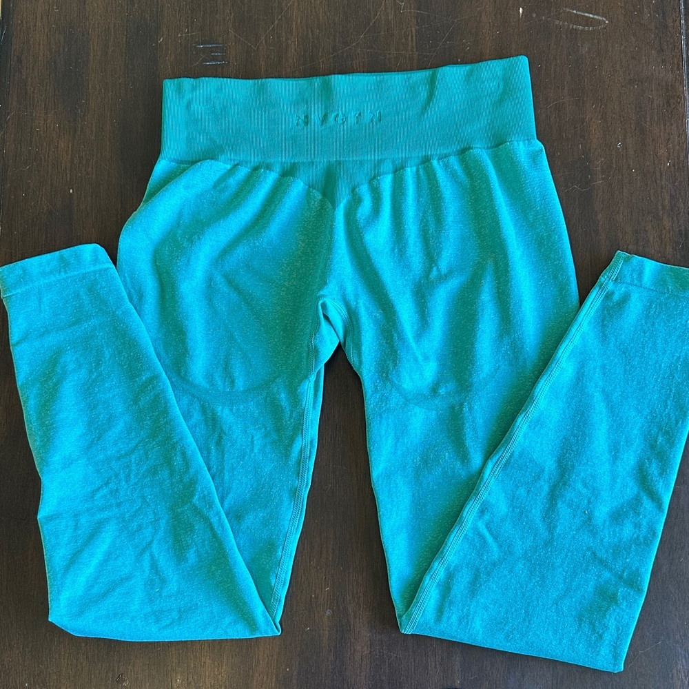Sold out NVGTN Turquoise Knockout Seamless Leggings Size Medium